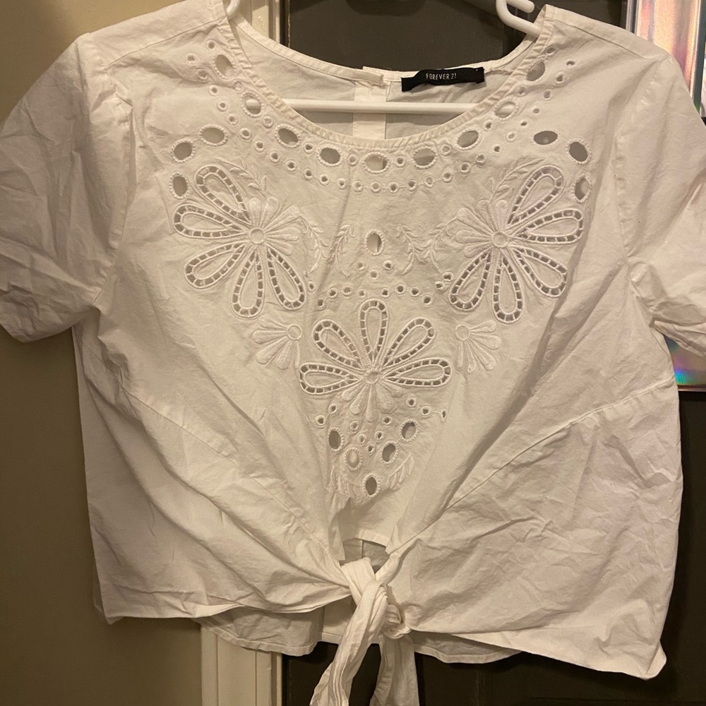 White short sleeve shirt